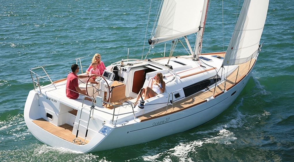 Beneteau 37 Sailing
